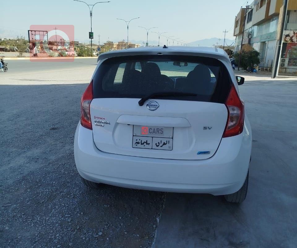 نيسان فيرسا